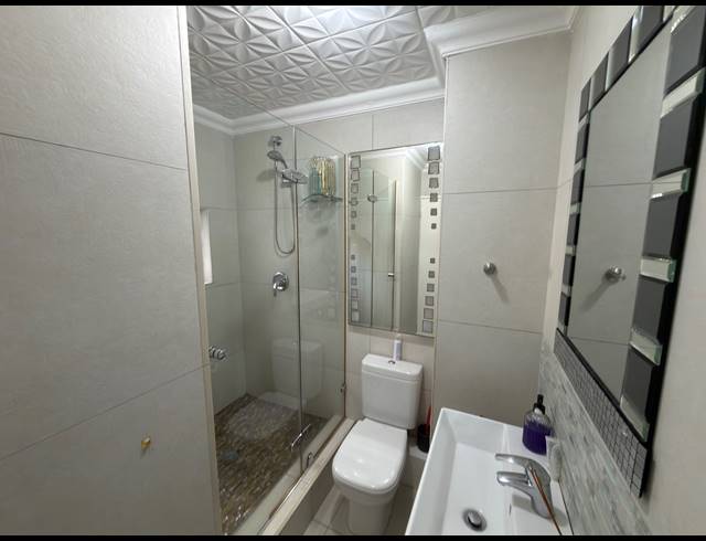 3 BEDROOM APARTMENT FOR SALE IN ESSENWOOD